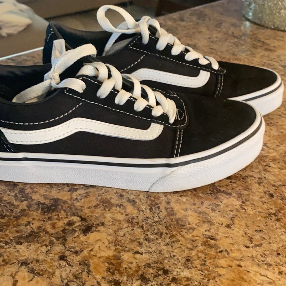 Girls black and white vans size 3